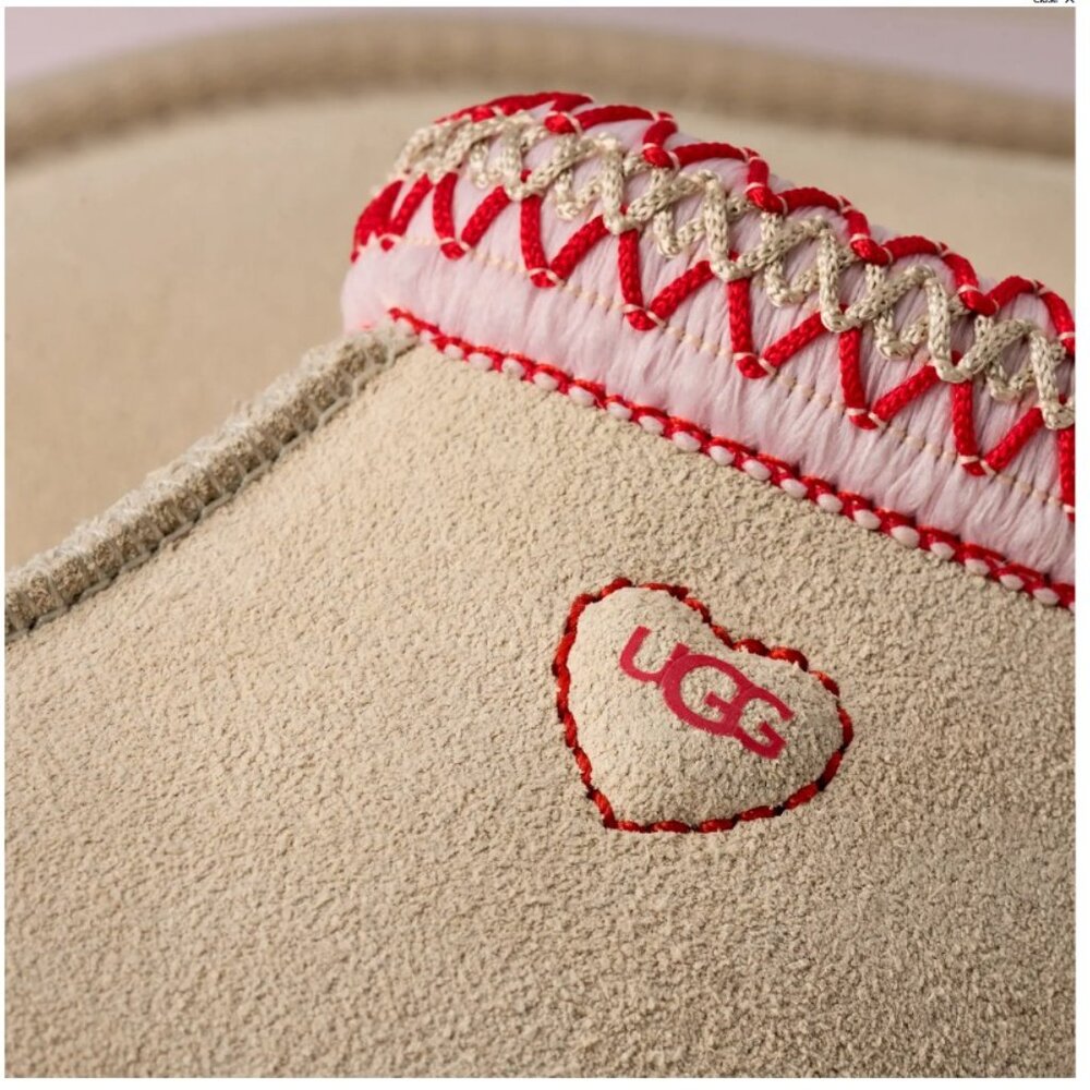 Ugg Tazz Love 26 Sea Salt/Rosetta Limited Edition Valentine’s Day 8 - Picture 3 of 16